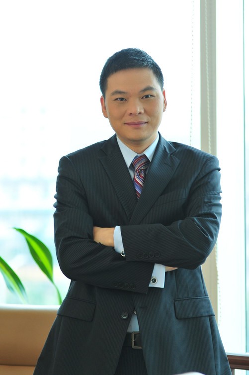 实业总经理;2010年10月至今任深圳市奋达科技股份有限公司董事、总经理。