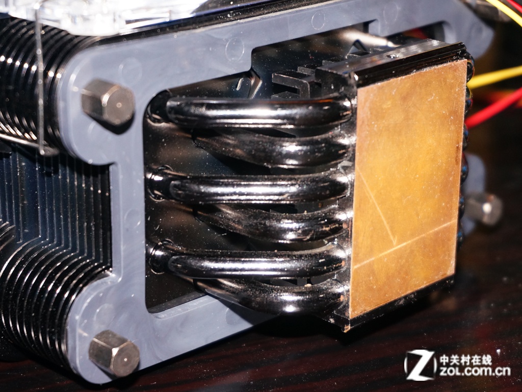 【高清图】 液态金属循环散热 依米康散热器发布图5