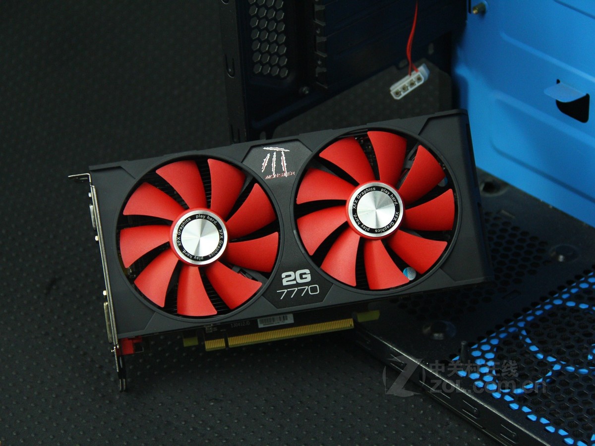 xfx讯景hd7770魔将2g双风扇