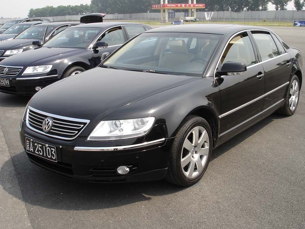 辉腾w12豪华版价格(辉腾w12豪华版价格70万左右)