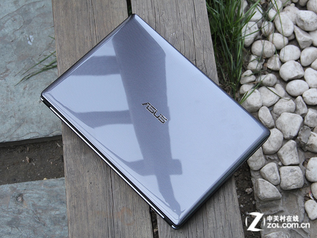 【高清图】 传统造型配触控屏 华硕y481c笔记本评测图13