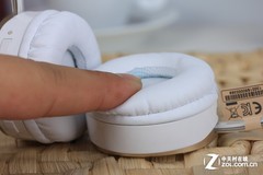 װ 