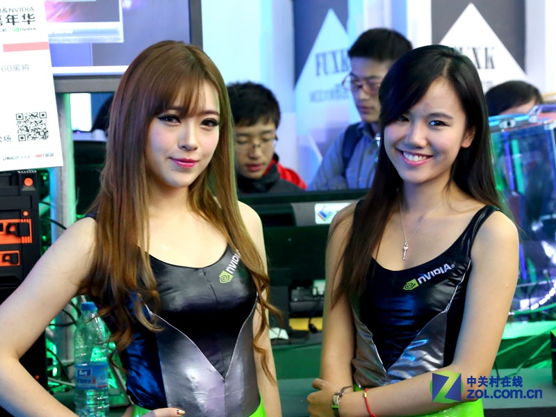 �������ϴ�ģ Ӱ�ۼ��껪��Ů�ɾ�����