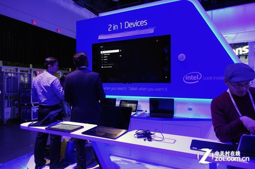 直击CES英特尔展台 多款2合1电脑亮相