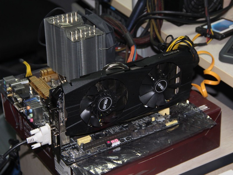 华硕圣骑士R9 290X-DC2OC-4GD5