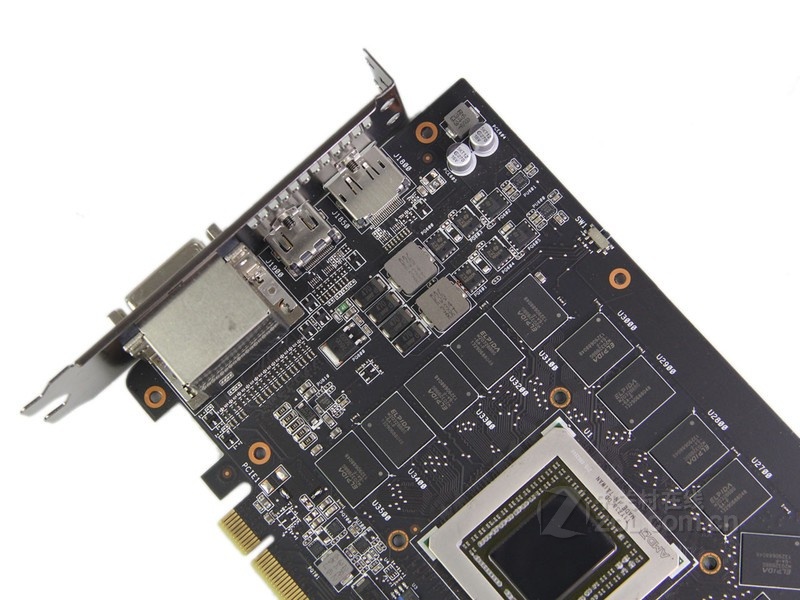 华硕圣骑士R9 290X-DC2OC-4GD5