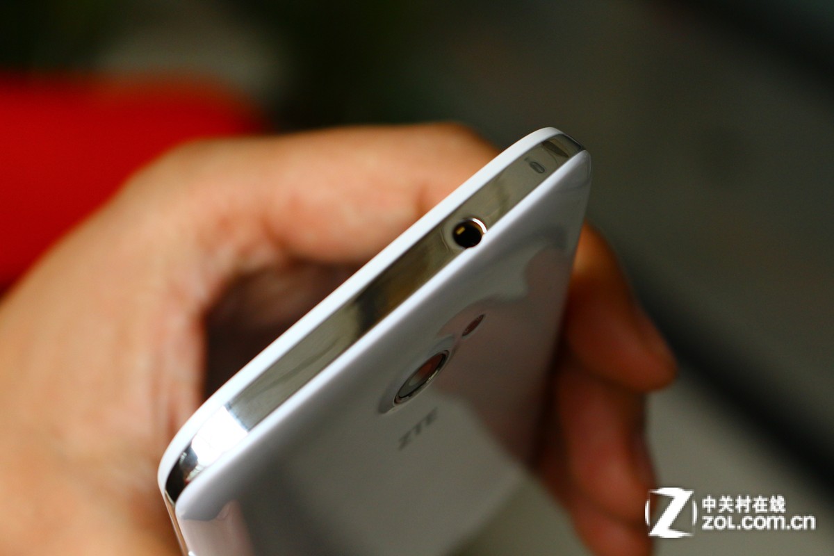 【高清图】 5英寸骁龙四核支持4g 中兴大q手机评测图6