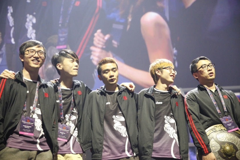 瞬间荣耀永恒ti4newbee战队成功登顶