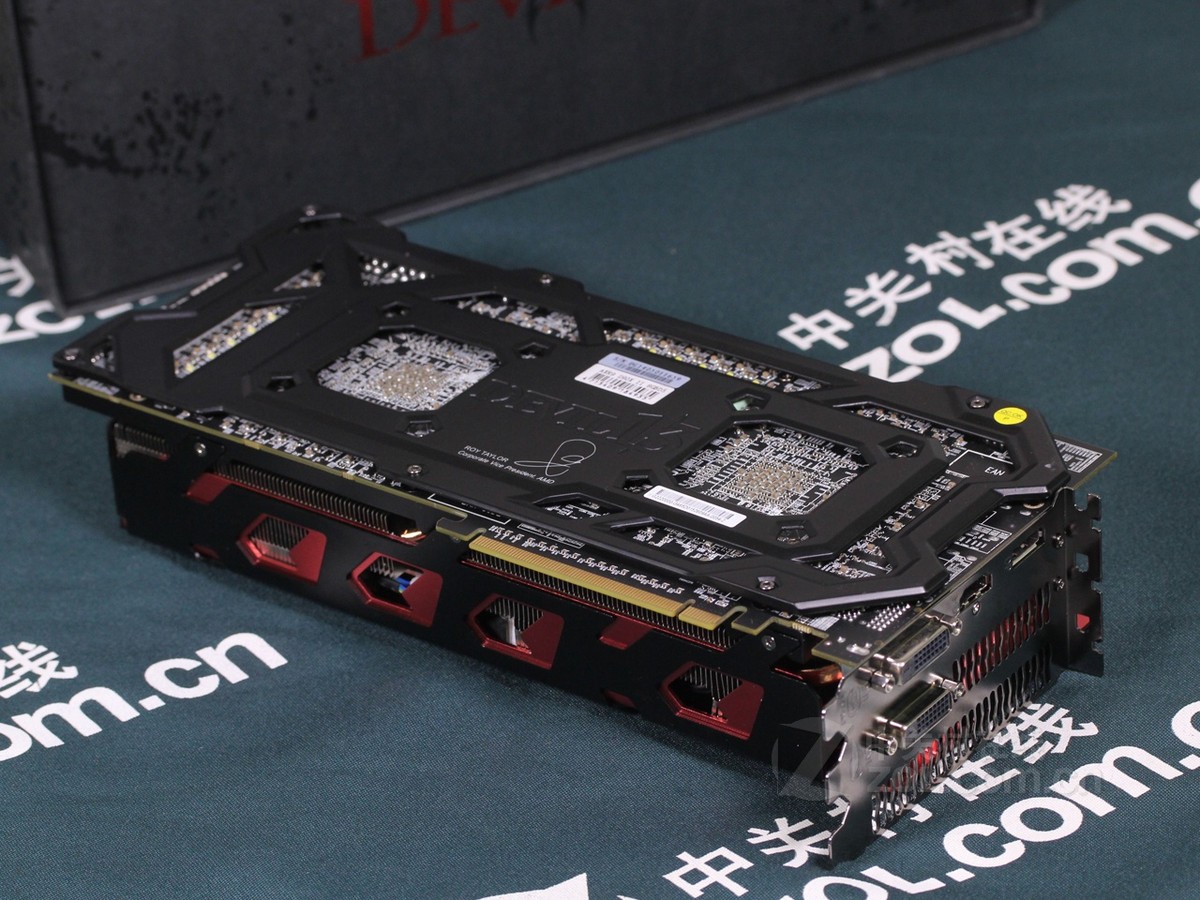 【高清图】 迪兰(powercolortech)devil 13 dual core r9 290x实拍图