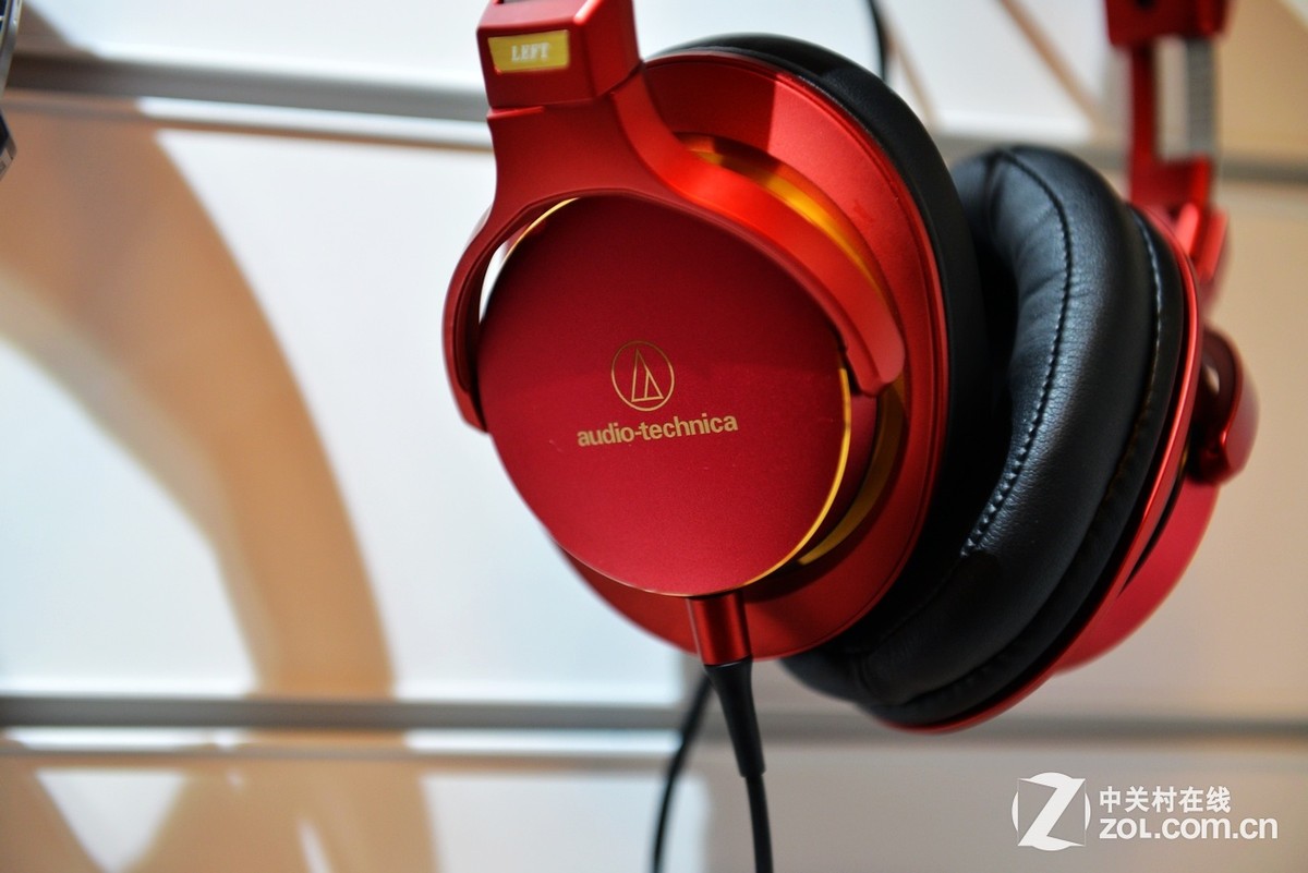 2014广州音响展 铁三角展示w1000z耳机 (3/19)