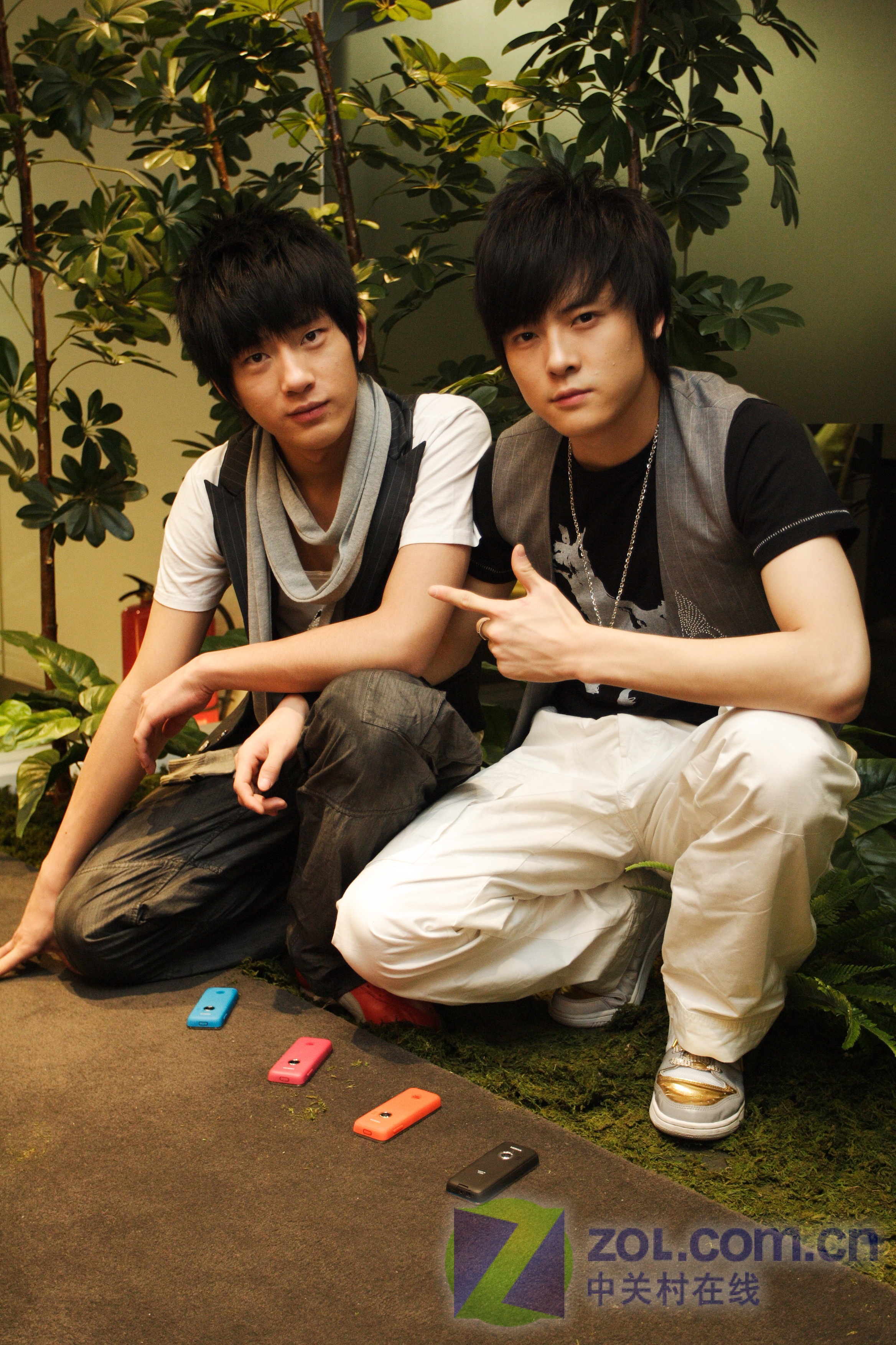 诺基亚3500c网络短片 bobo组合自毁形象