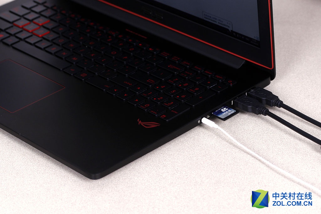 【高清图】 轻薄范儿游戏本 华硕玩家国度g60评测图7