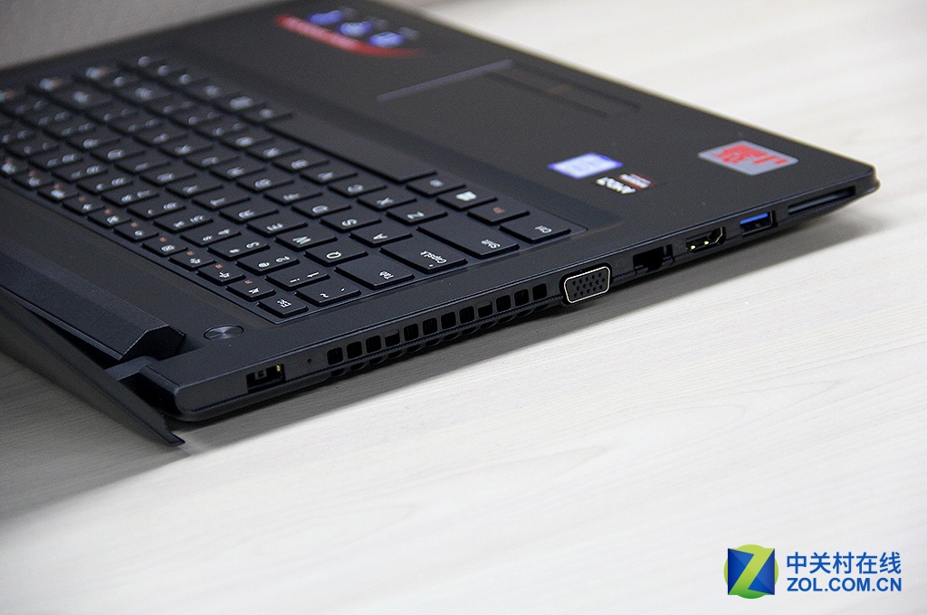 【高清图】 硬件升级 联想小新经典版小新300评测图3