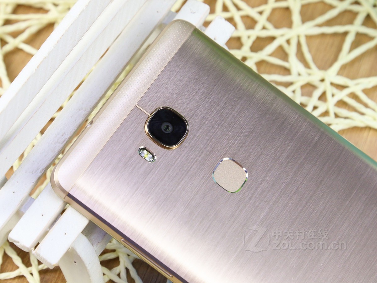 【高清图】 荣耀(rongyao)畅玩5x(kiw-al10/标配版/全网通)金色 图438