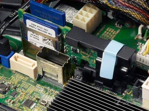 企业级戴尔 poweredge t420 塔式服务器(xeon e5-2403/2gb/300gb/dvd