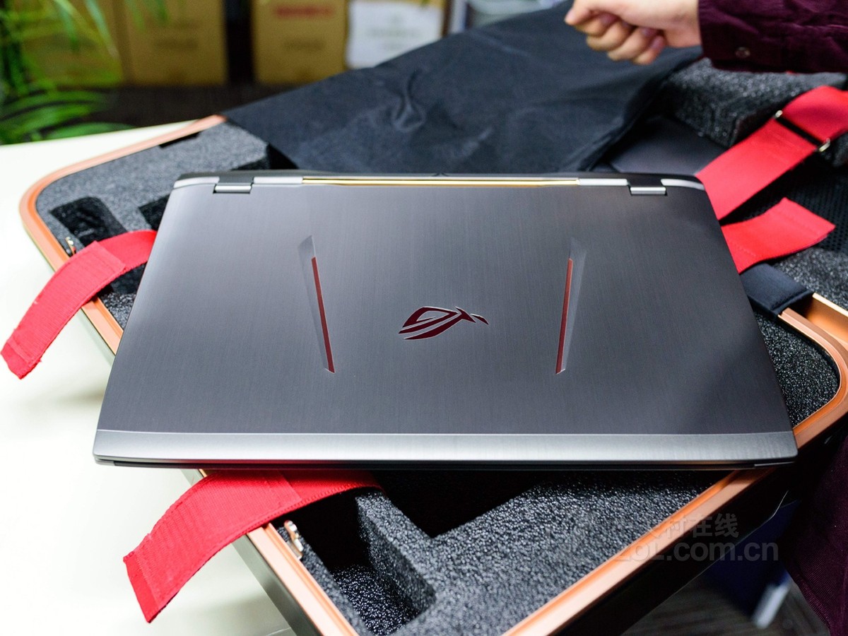 华硕rog gx700vo6820(32gb/512gb/8g独显)