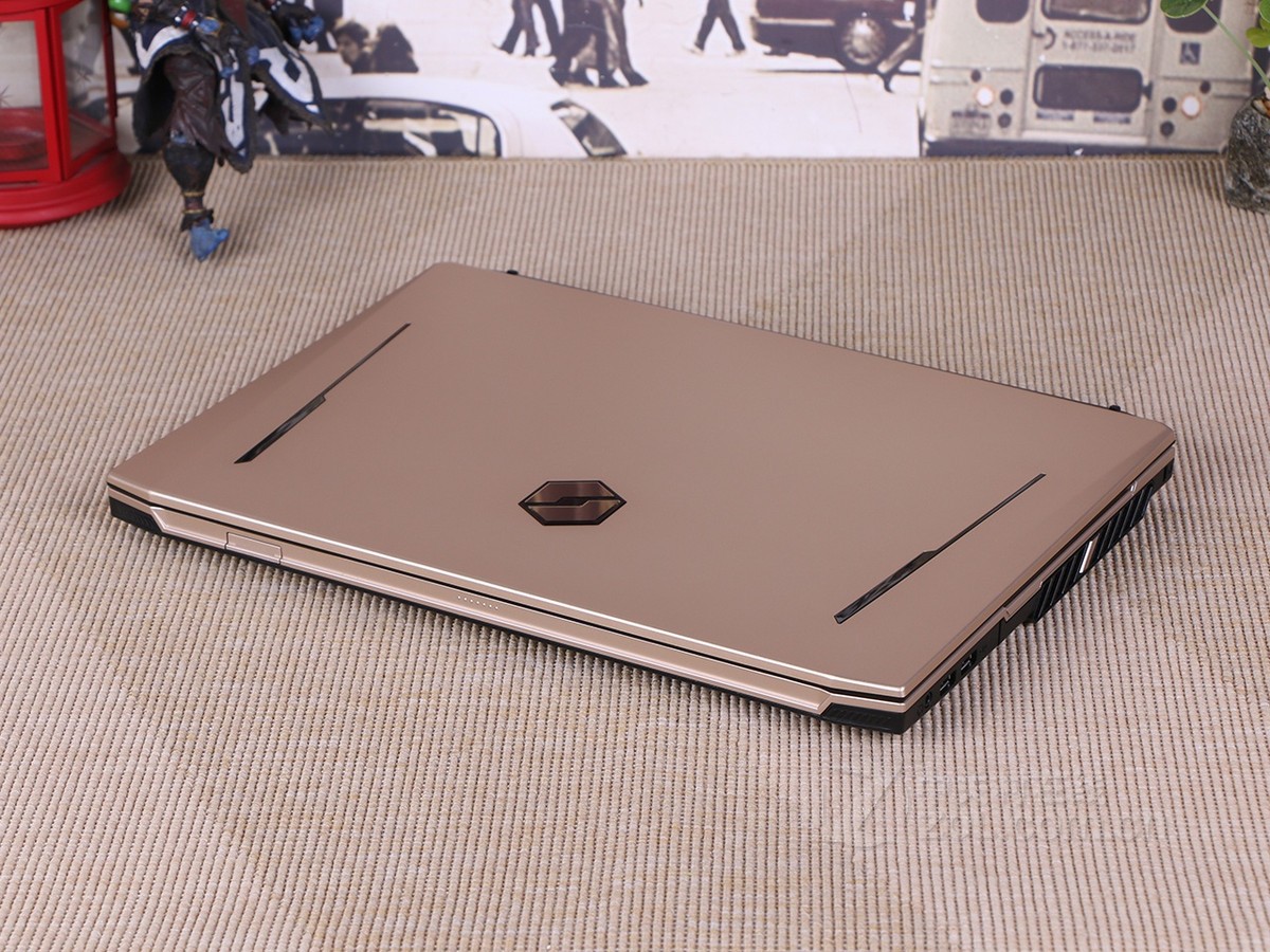 笔记本电脑 机械革命笔记本电脑 机械革命k1 图片 原创图赏1 / 35隐藏