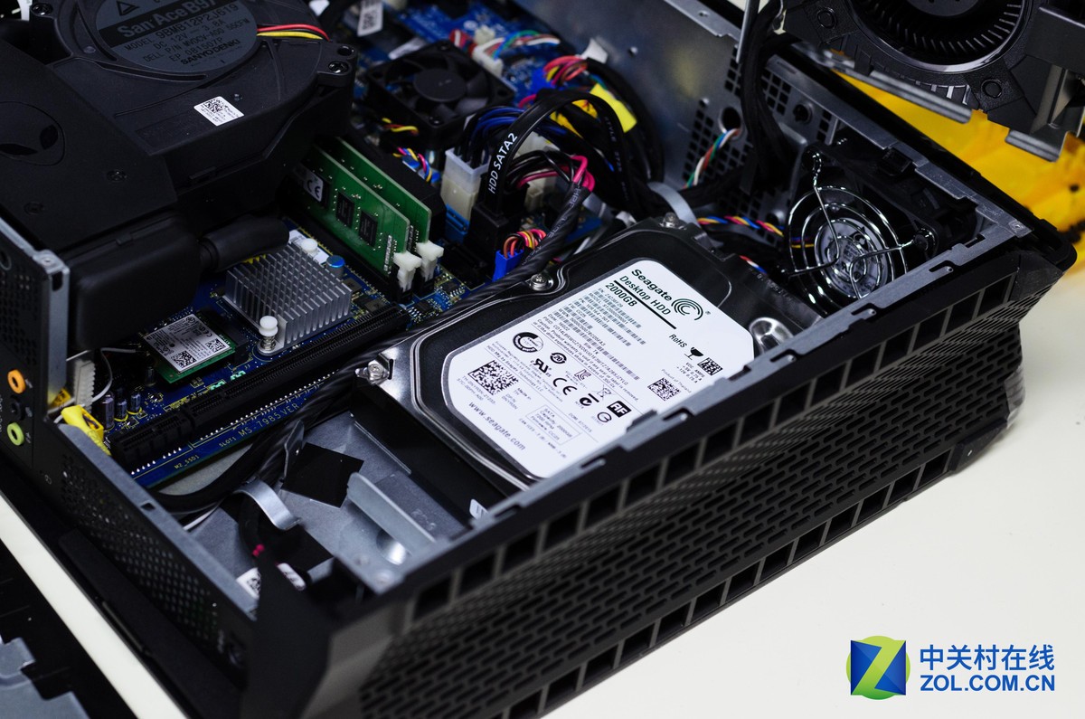 【高清图】 家庭娱乐中心 alienware x51 r3 pc评测图4