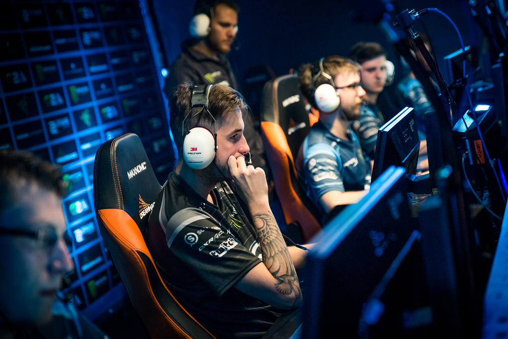 【高清图】 dh布加勒斯特a组:envyus成功晋级出线图1