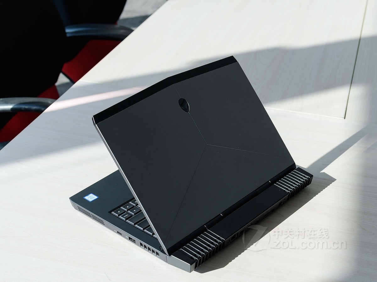 【高清图】外星人(alienware)alienware 13银色-zol中关村在线