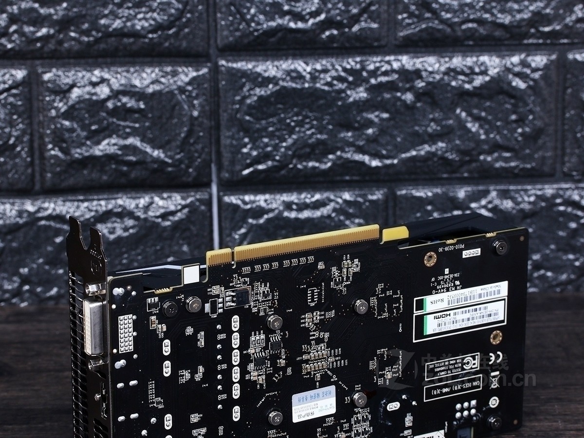 蓝宝石rx 560d 4g d5 白金版 oc(45w)