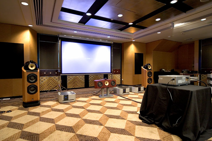 专业发烧!五十万打造别墅级家庭影院 (1/36)