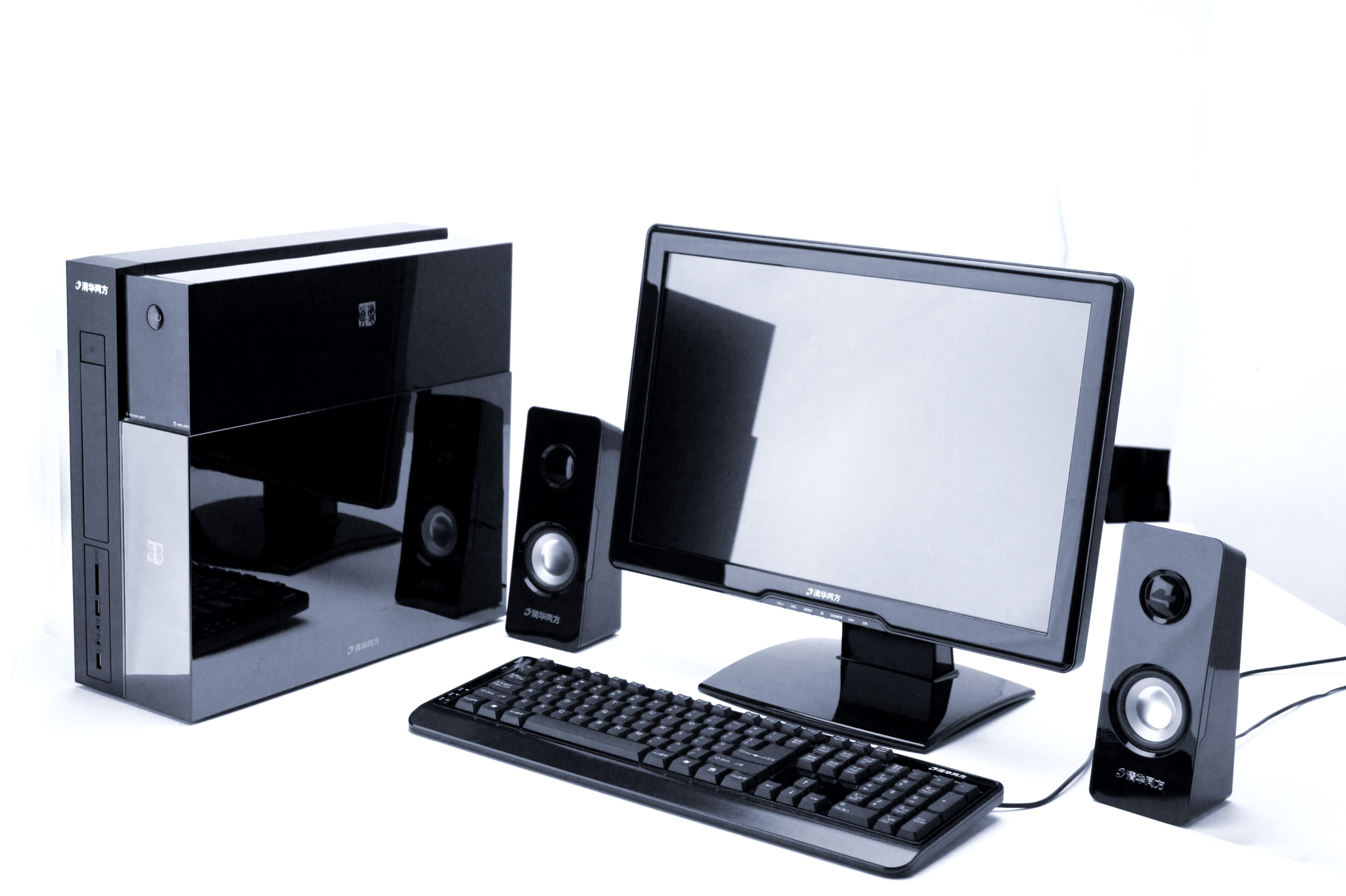 不足5000元 型男靓女玩转时尚同方pc (1/6)