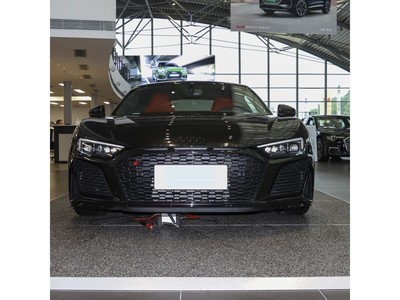 µR8 2022 V10 Coupe performance