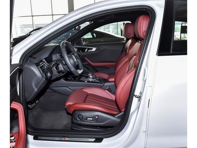 �µ�A4L 2025�� 200���������� 40 TFSI ʱ�ж����ͳ�������5