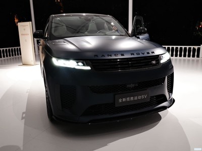 · ʤ˶ 2025 4.4 V8 SV Edition Two