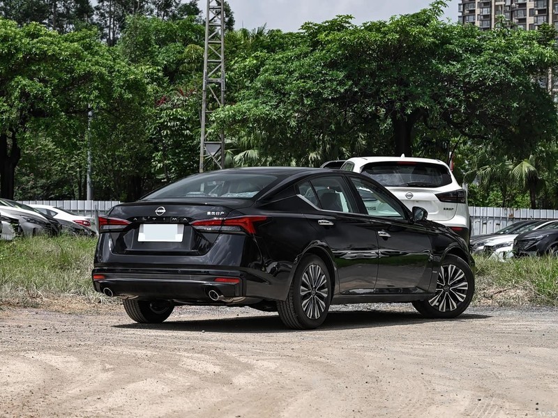 �ղ� ���� 2025�� 2.0T XV ������