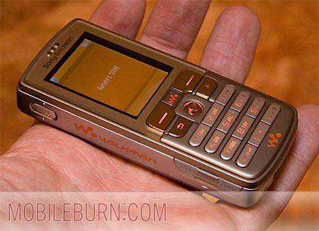 【高清图】 钛金色之魅 新walkman索爱w700真机图赏图1