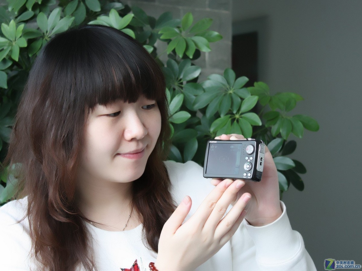 【高清图】 富士(fujifilm)f200整体外观图 图86