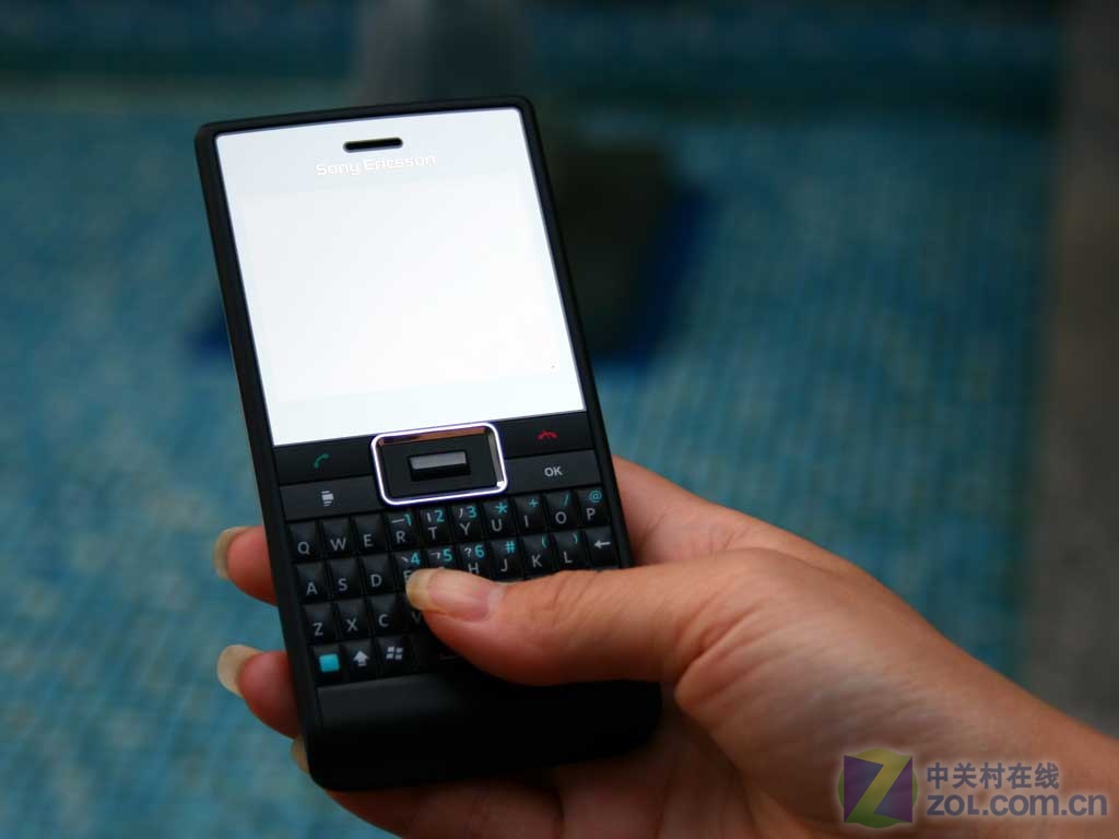 【高清图】 智能身绿色心 全键盘索尼爱立信m1i评测图16