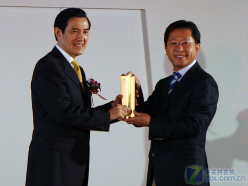 ̨������չ���쿪Ļ ��Ӣ�ŵ����´� 