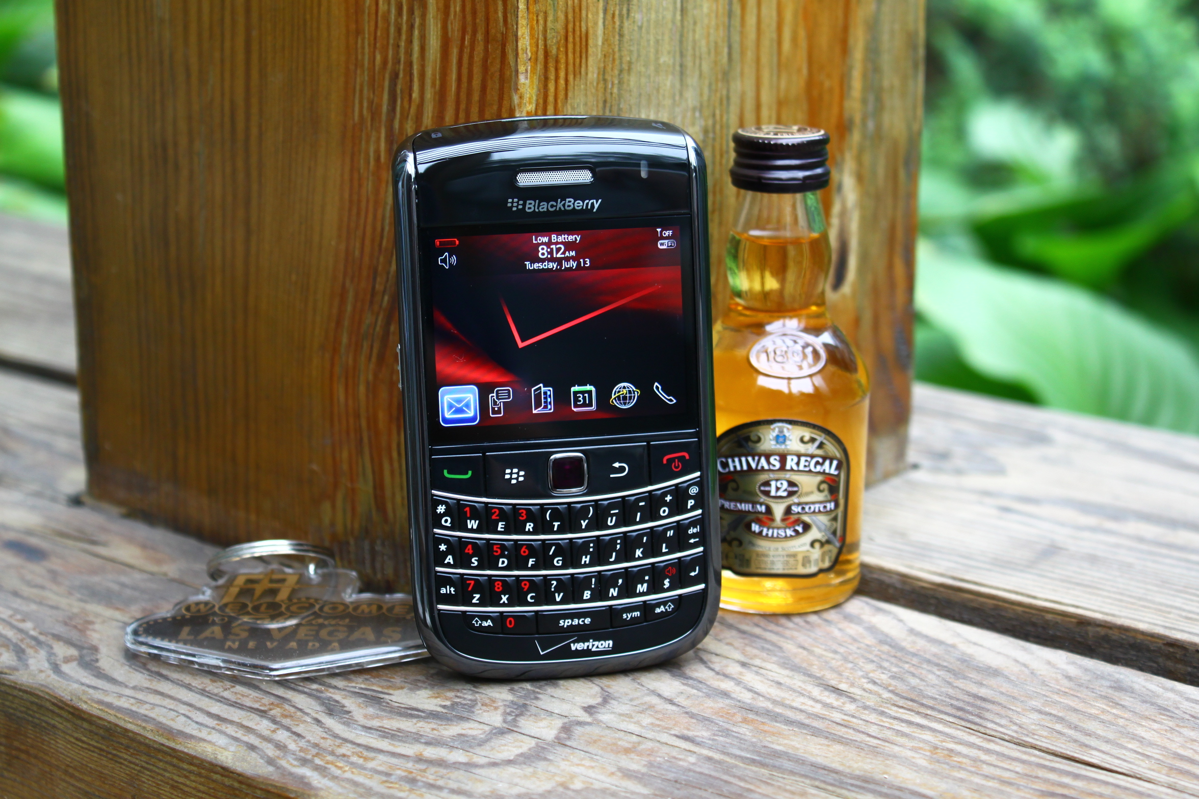 512mb内存 双3g网络支持 黑莓9650评测