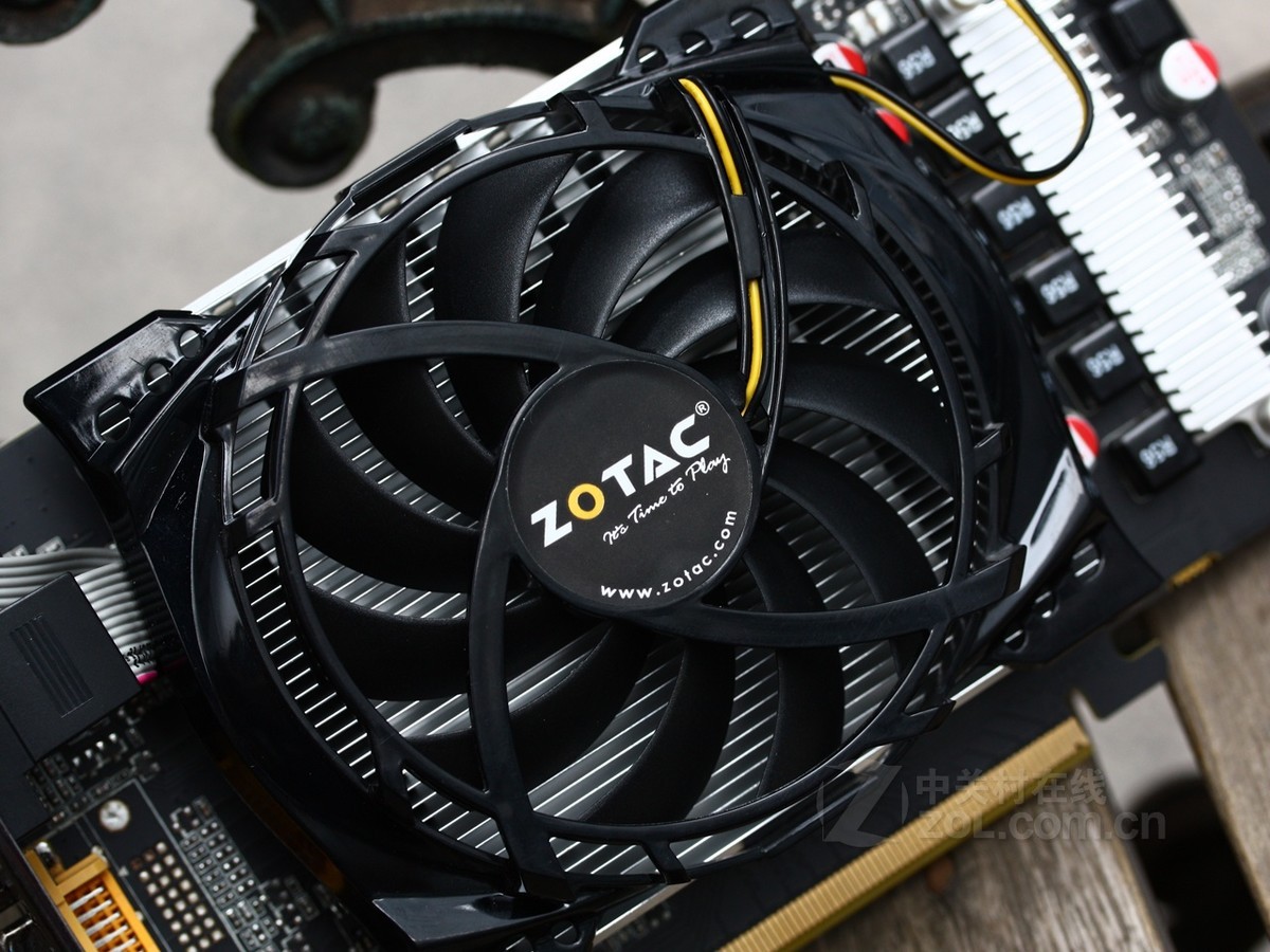 显卡 索泰显卡 索泰gt240-512d5 毁灭者 图片 效果图 17 / 48隐藏
