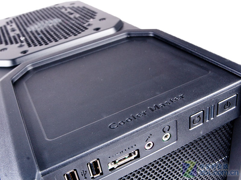 【高清图】 无敌小钢炮 酷冷haf912至尊版机箱评测图6