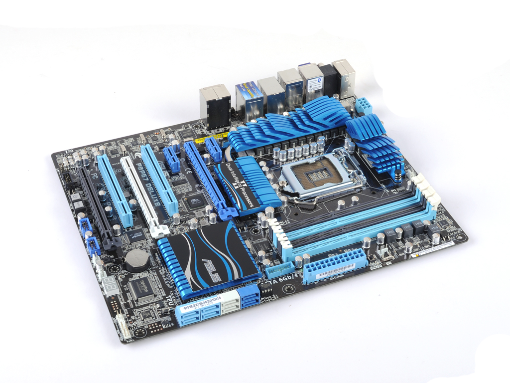 【高清图】 要的就是奢华!华硕p8p67 deluxe美图赏图1