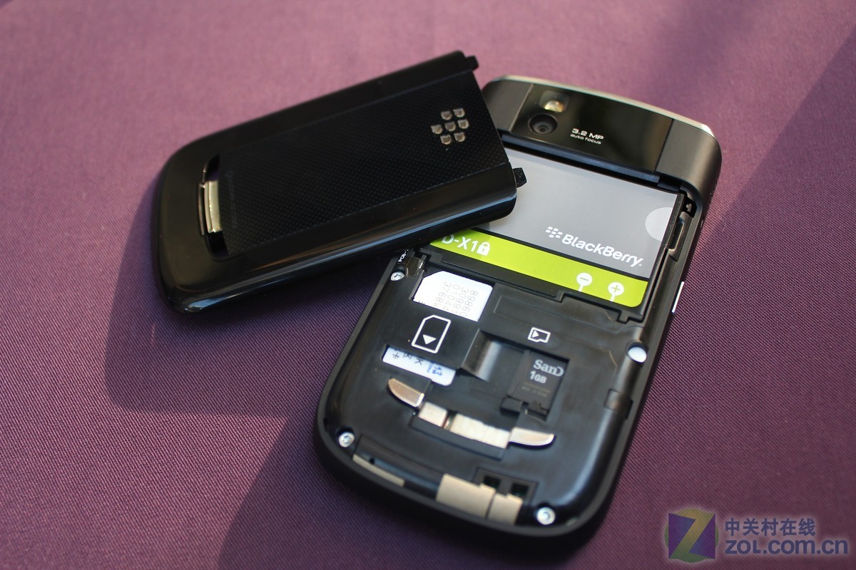 【高清图】 一槽可用三种卡 电信定制黑莓9630试用图20