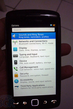走在Torch2前面 黑莓Touch真机率先曝光 