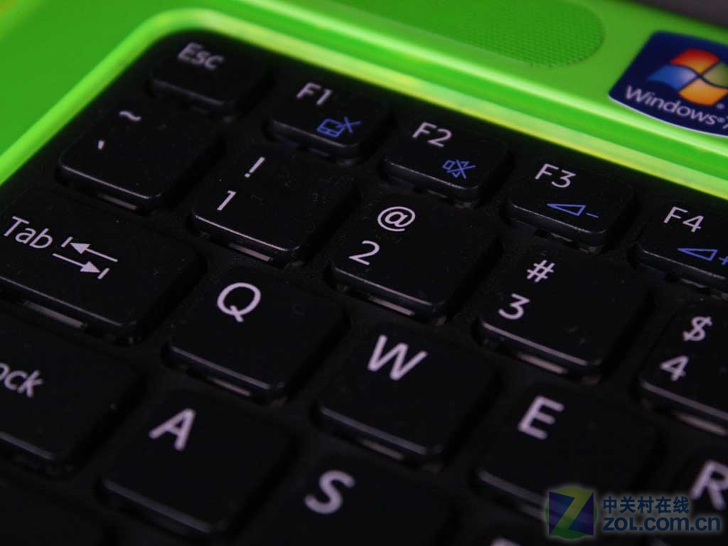 【高清图】 潮人最爱 索尼vaio cb荧光笔记本评测图4