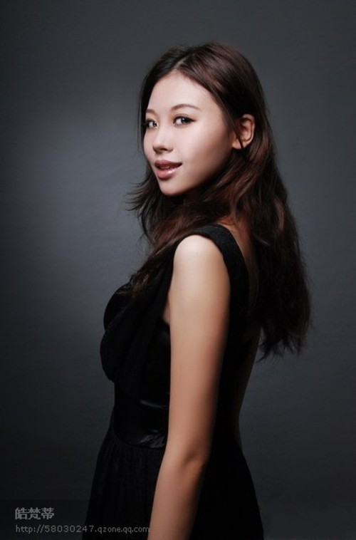 starw知名美女玩家天草云儿性感写真