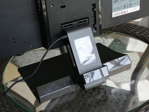 主打性价比 三星推出入门级商用显示器