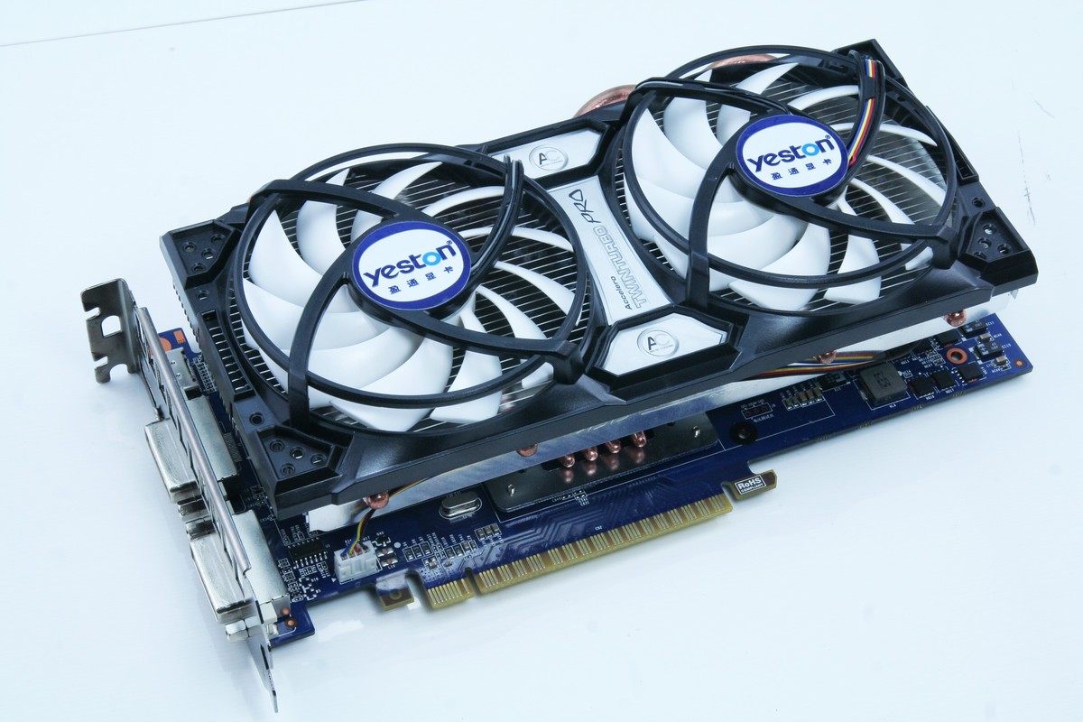 【高清图】 2g/d5满足显存苛刻要求 盈通游戏高手gtx550ti图1