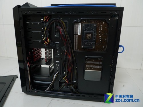 白鲨演绎走线美 游戏悍将机箱装机实拍 原创