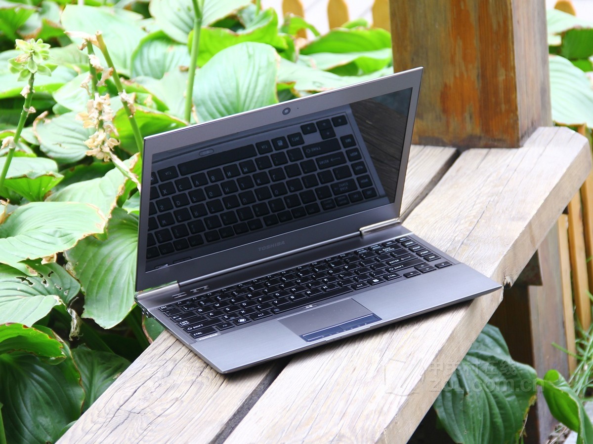 东芝z830(i7 2677m/6gb/128gb)