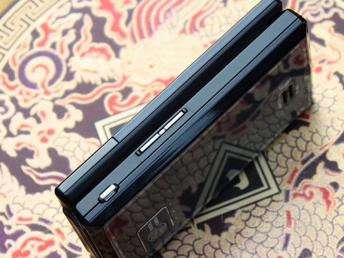 双屏翻盖商务手机 金立w100仅售1100元