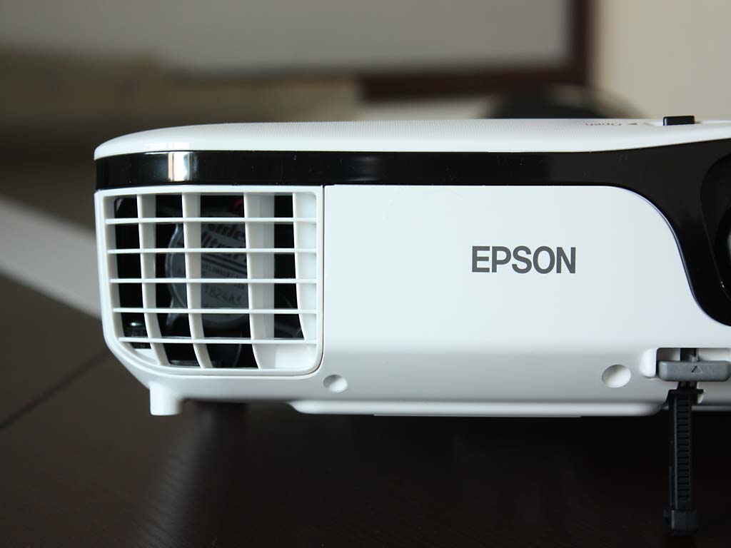 投影机 爱普生投影机 爱普生eb-c30x 图片 返回综述页6 / 10隐藏