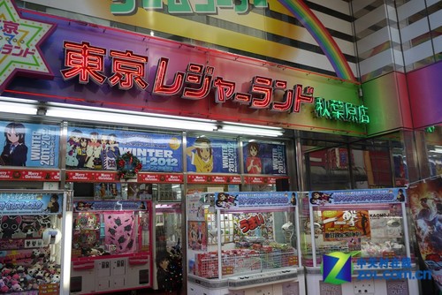 笔记本等相关产品红色大楼主要经营游戏软件和游戏机东京秋叶原:经营